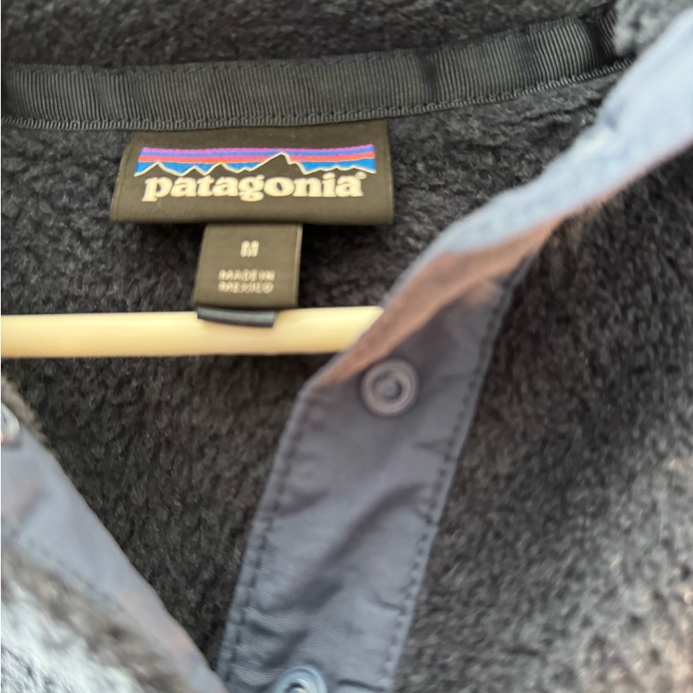 Patagonia women’s pullover for sale! - Picture 3 of 3